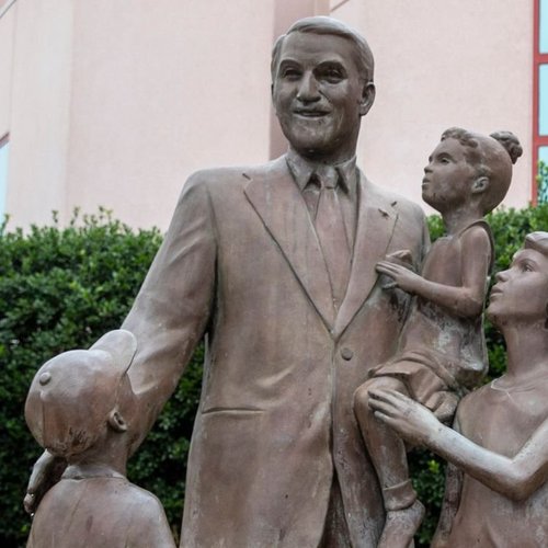 father and kids statue by St.Jude - Carpet On Wheels in the Jamesburg, NJ area